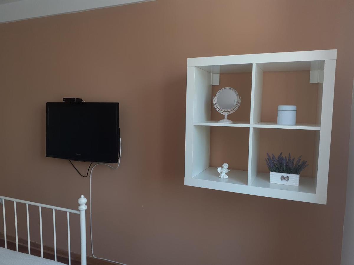 Apartman Jovana Sremska Mitrovica Exterior foto