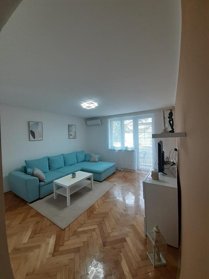 Apartman Jovana Sremska Mitrovica Exterior foto