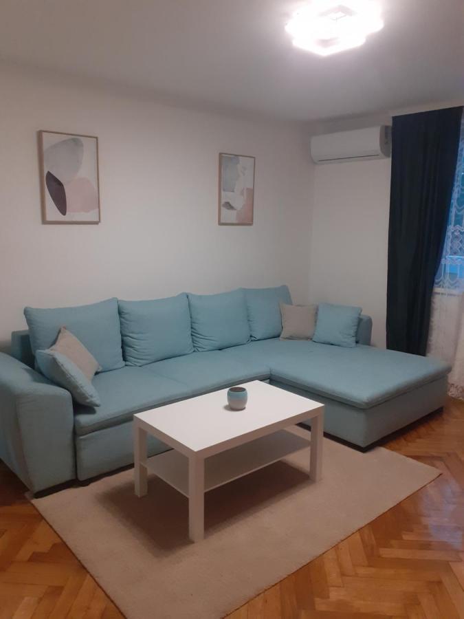 Apartman Jovana Sremska Mitrovica Exterior foto